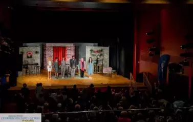 Spektakl komediowy "Wesoły wdowiec" w wykonaniu Teatru TeTaTeT