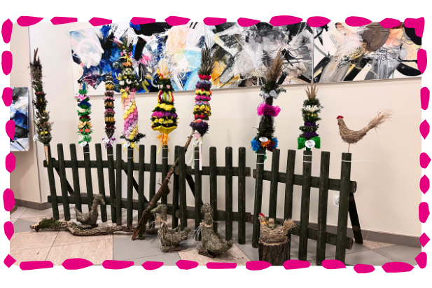 Część palm wielkanocnych, biorących udział w&nbsp;konkursie