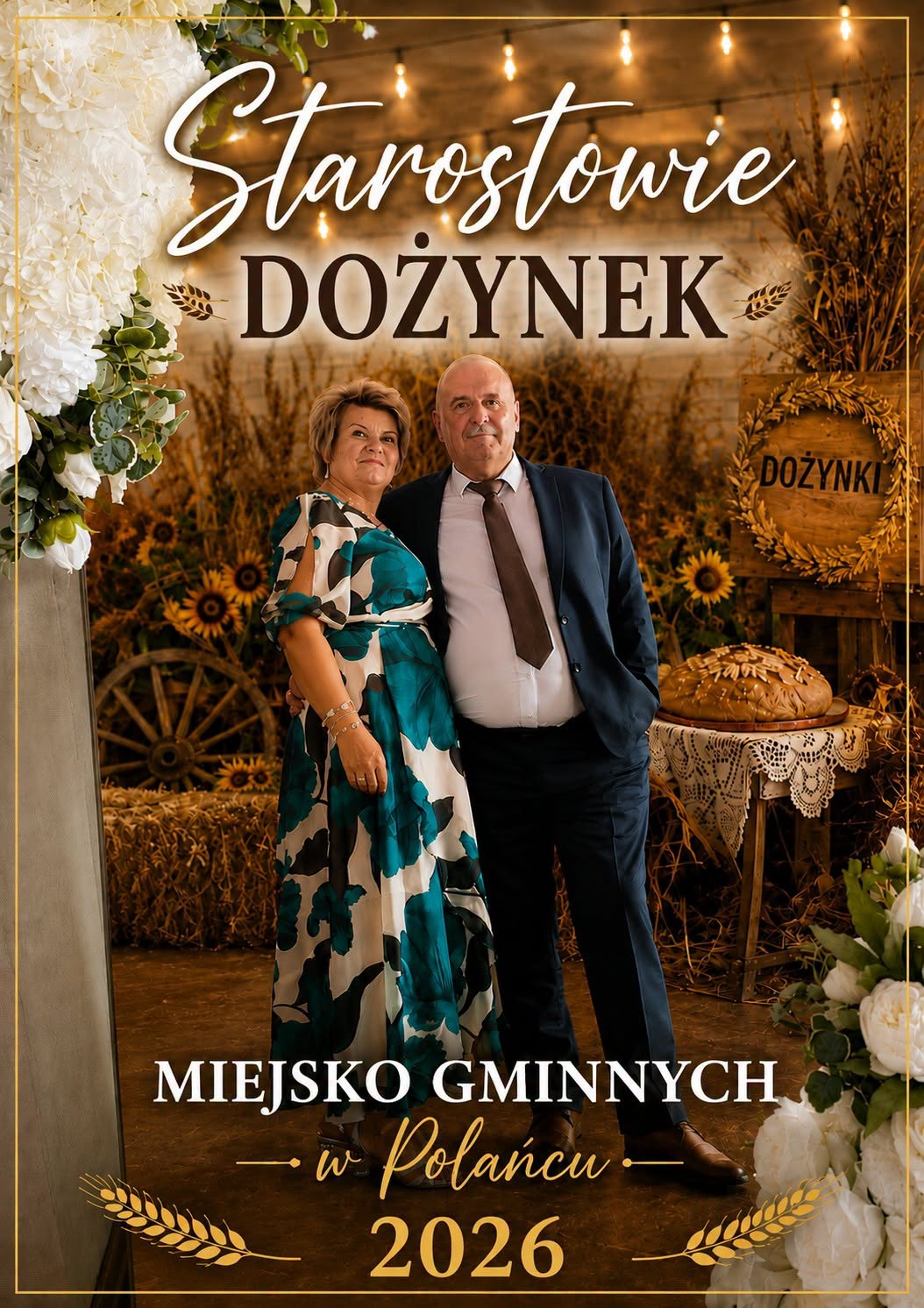 Plakat przedstawia tegorocznych Starost&oacute;w Dożynkowych Miejsko-Gminnych w&nbsp;Połańcu, Marzenę i&nbsp;Mirosława Durm&oacute;w z&nbsp;Okrągłej. Małżeństwo stoi na&nbsp;tle stylizowanej scenerii wiejskiej z&nbsp;kłosami zb&oacute;ż, kwiatami i&nbsp;bochnem chleba. Na plakacie widnieje napis &bdquo;Starostowie Dożynek Miejsko-Gminnych w&nbsp;Połańcu 2026&rdquo;.
