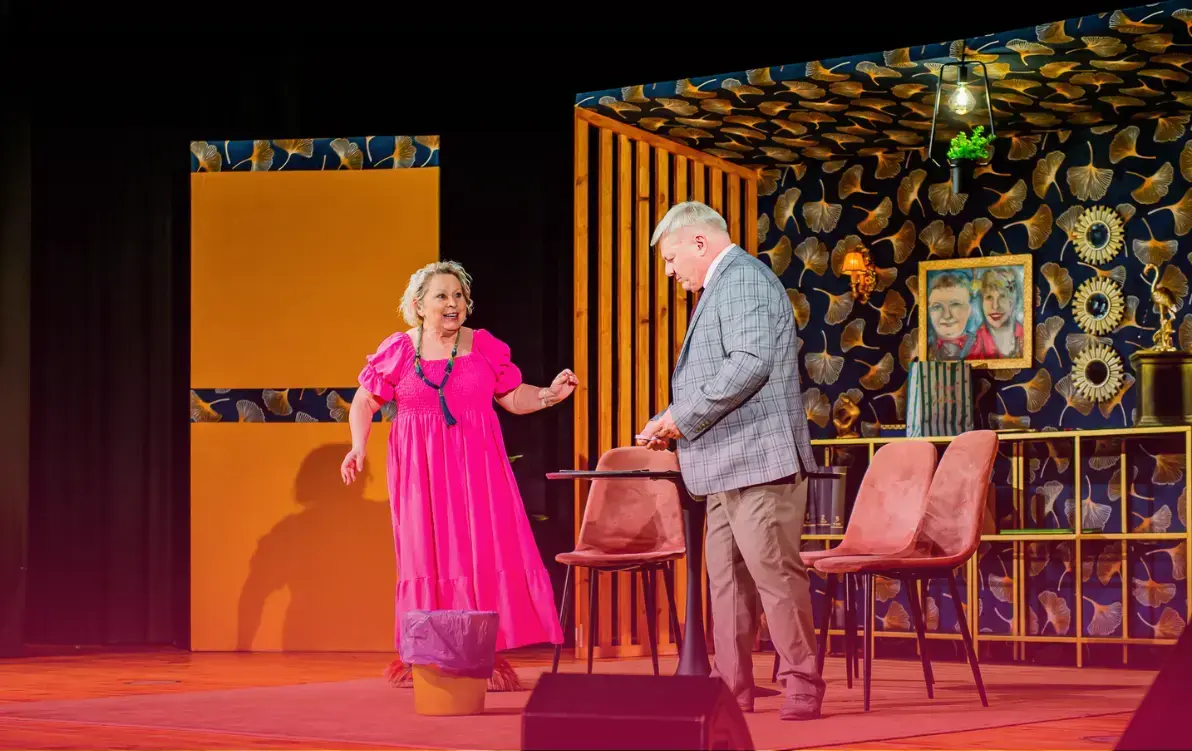 Zdjęcie do "Szczęściarze" zamienili zwykły dzień w prawdziwą komedię! Niezawodny Teatr TeTaTeT zn&oacute;w zachwycił połaniecką publiczność