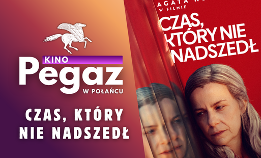 Miniatura wpisu - Plakat seansu filmu "Cza, który nie nadszedł. Po lewej stronie białe logo i nazwa kina. Poniżej tytuł filmu . Po prawej stronie grafiki znajduje się logo kina, terminy seansów, opis filmu, informacja o ograniczeniu wiekowym oraz kod QR i adres strony do zakupu biletów online. Po prawej stronie widnieje czerwony plakat filmowy z tytułem produkcji i portretem siwowłosej kobiety spoglądającej w zamyśleniu przez szybę, w której odbija się jej twarz.