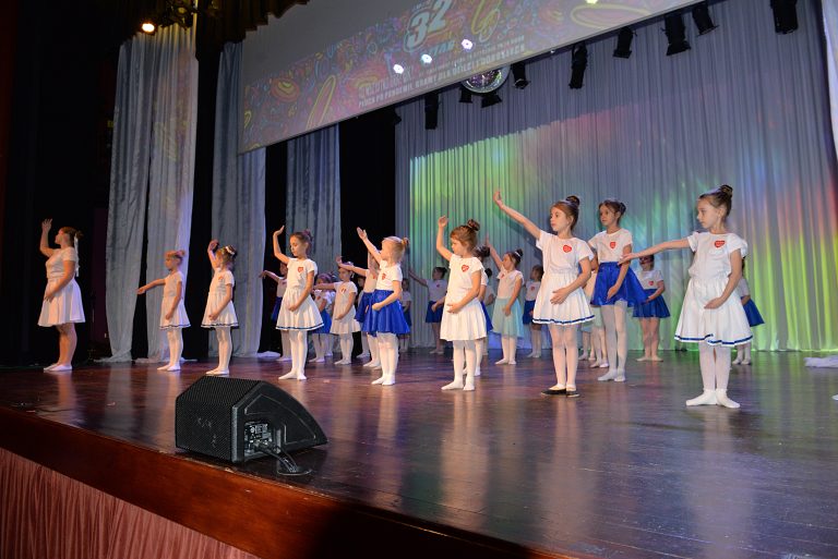 Podczas koncertu finałowego zaprezentowały się również dziewczynki z formacji "Małe formy taneczne"