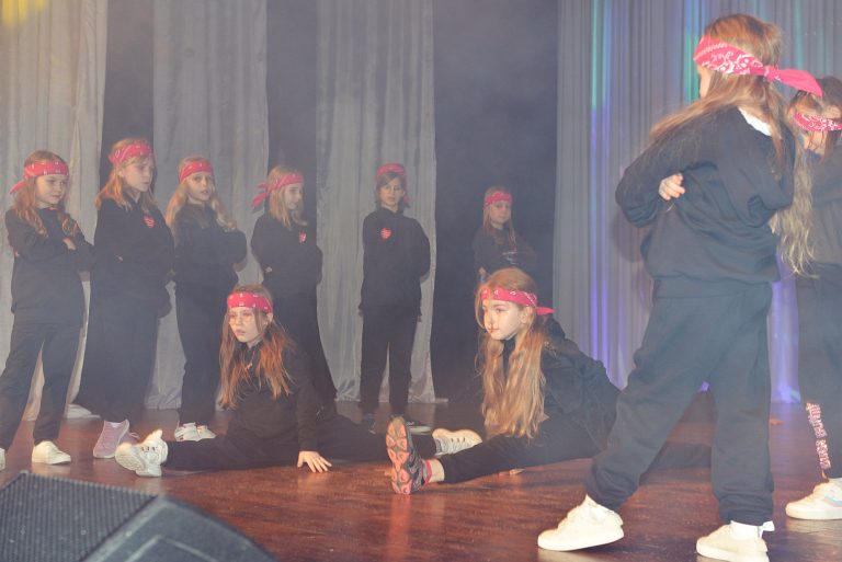 Podczas koncertu finałowego zaprezentowały się również dziewczynki z tańcem w stylu hip-hop