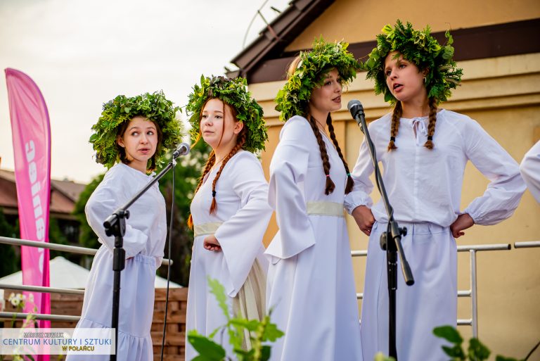 Na scenie zaprezentowały się również dziewczęta ze Studia Piosenki "Sidus"